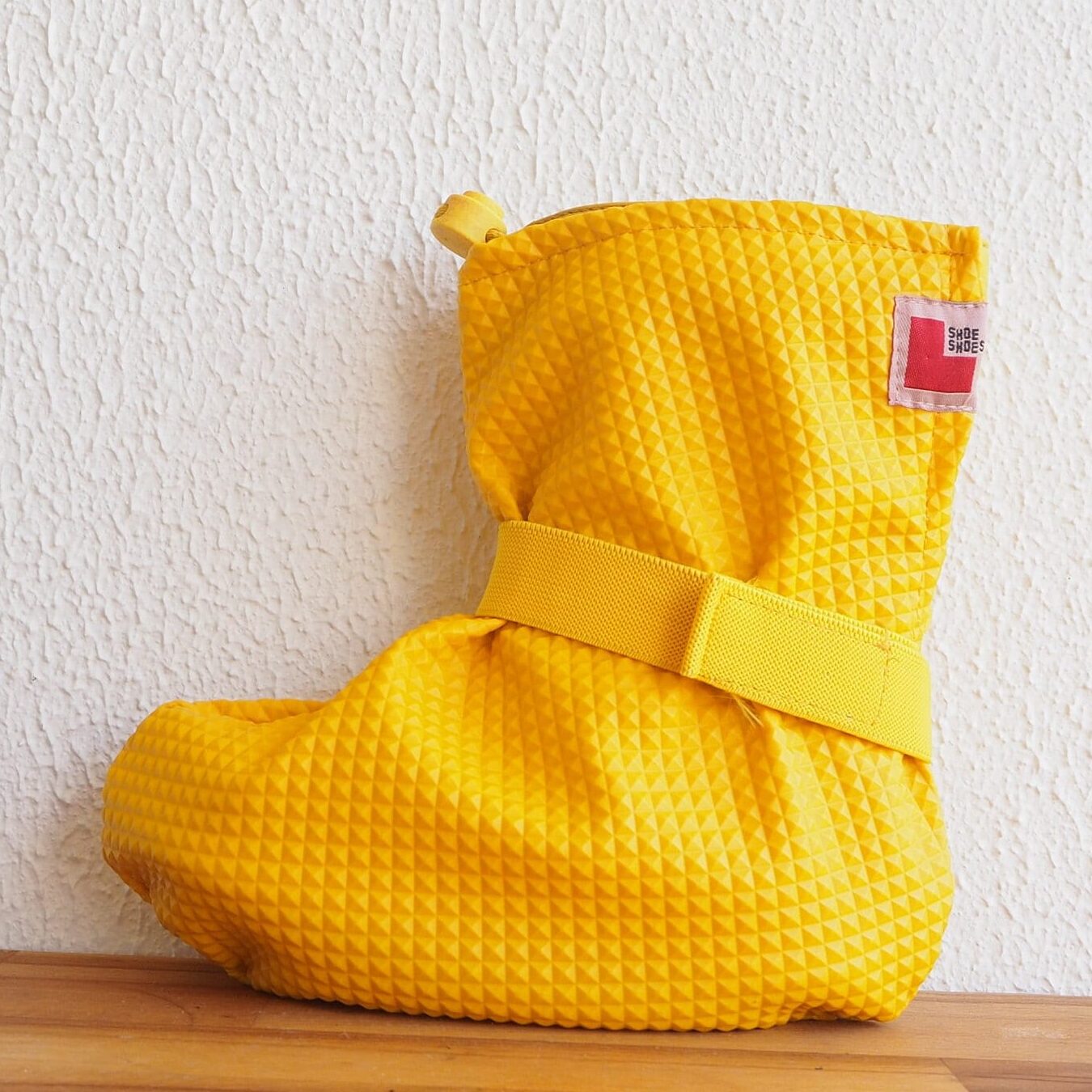 protection du sol demandez aux travailleurs de porter des couvre chaussures